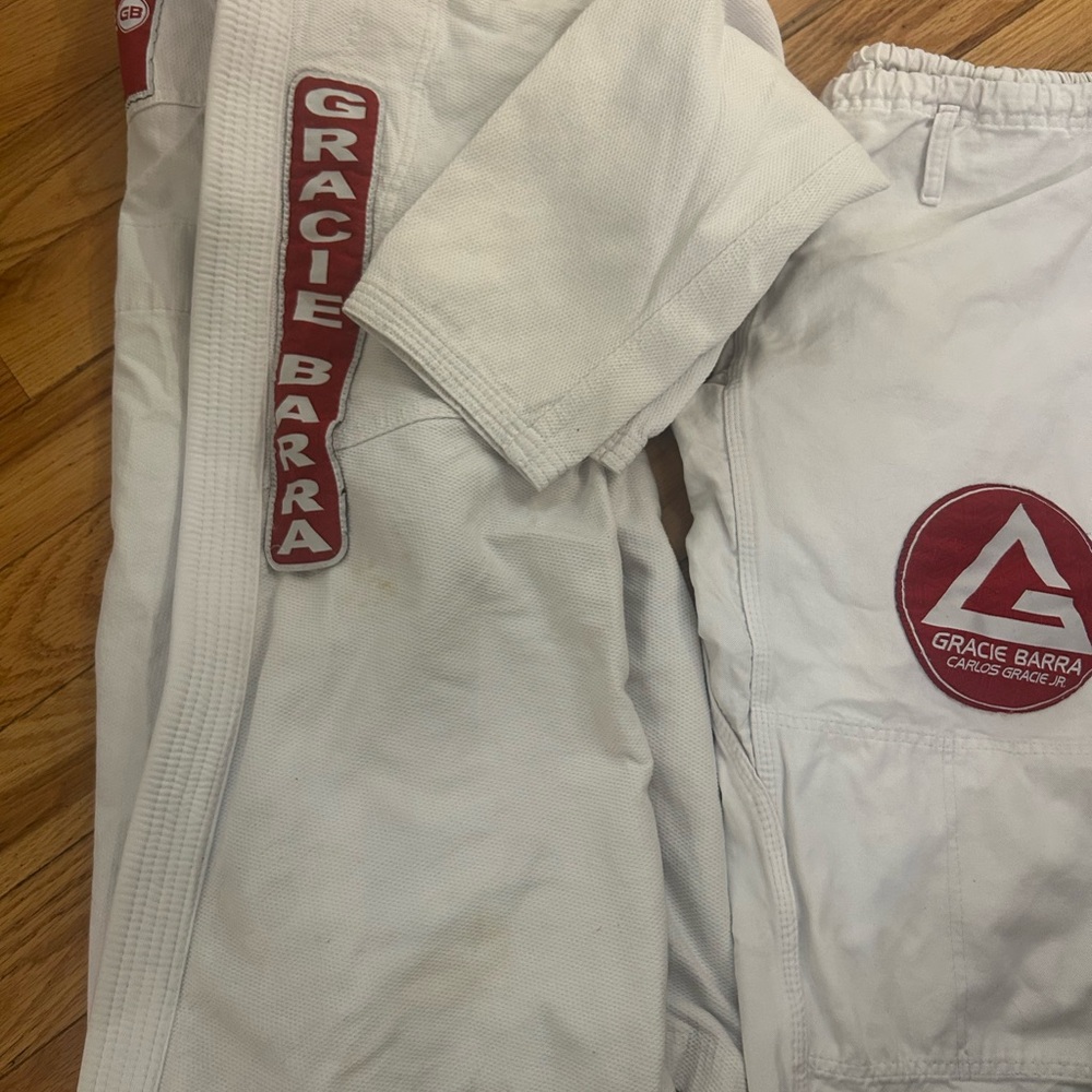 Equipe Gracie Barra White Martial Arts Gi